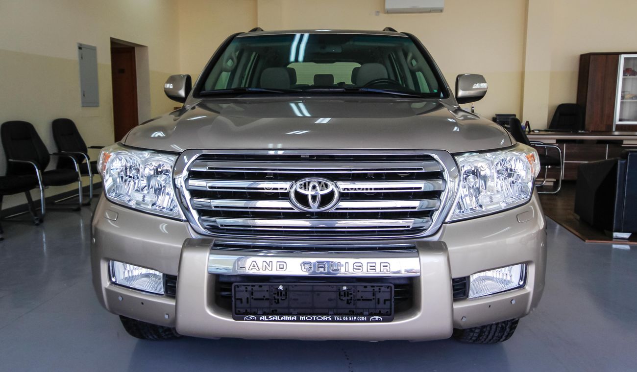 Toyota Land Cruiser GXR V8