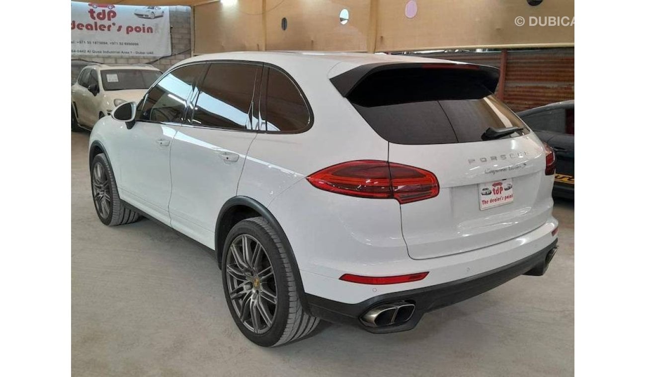 Porsche Cayenne Turbo PORSCHE CAYENNE TURBO 4.8L 2015 SPORTS CHRONO PACKAGE WITH PANORAMIC ROOF AND VERY LOW MILEAGE