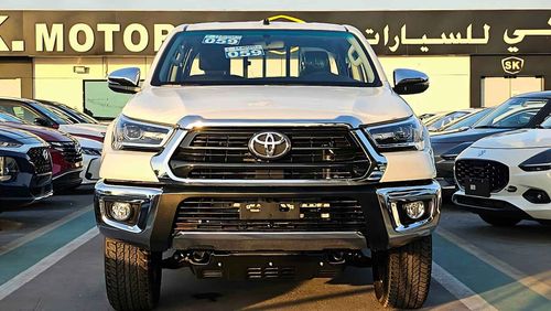 تويوتا هيلوكس SR5 | 2.7L V4 PETROL | A/T | PUSH START | WOODEN PANEL | 4WD (C0DE # 69008)