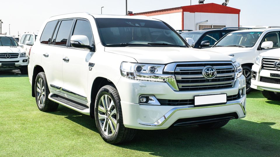 Used Toyota Land Cruiser VXR 5.7 V8 2016 for sale in Sharjah - 375280