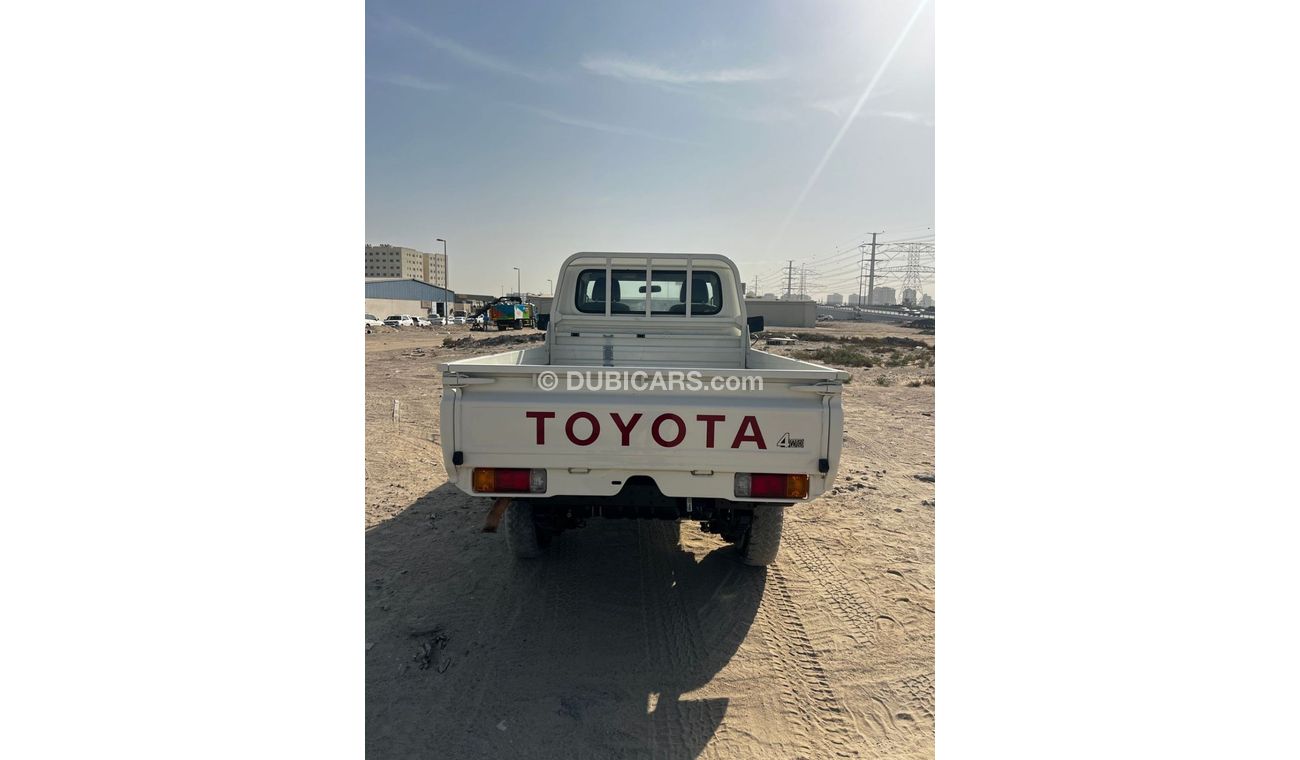 Toyota Land Cruiser Pick Up