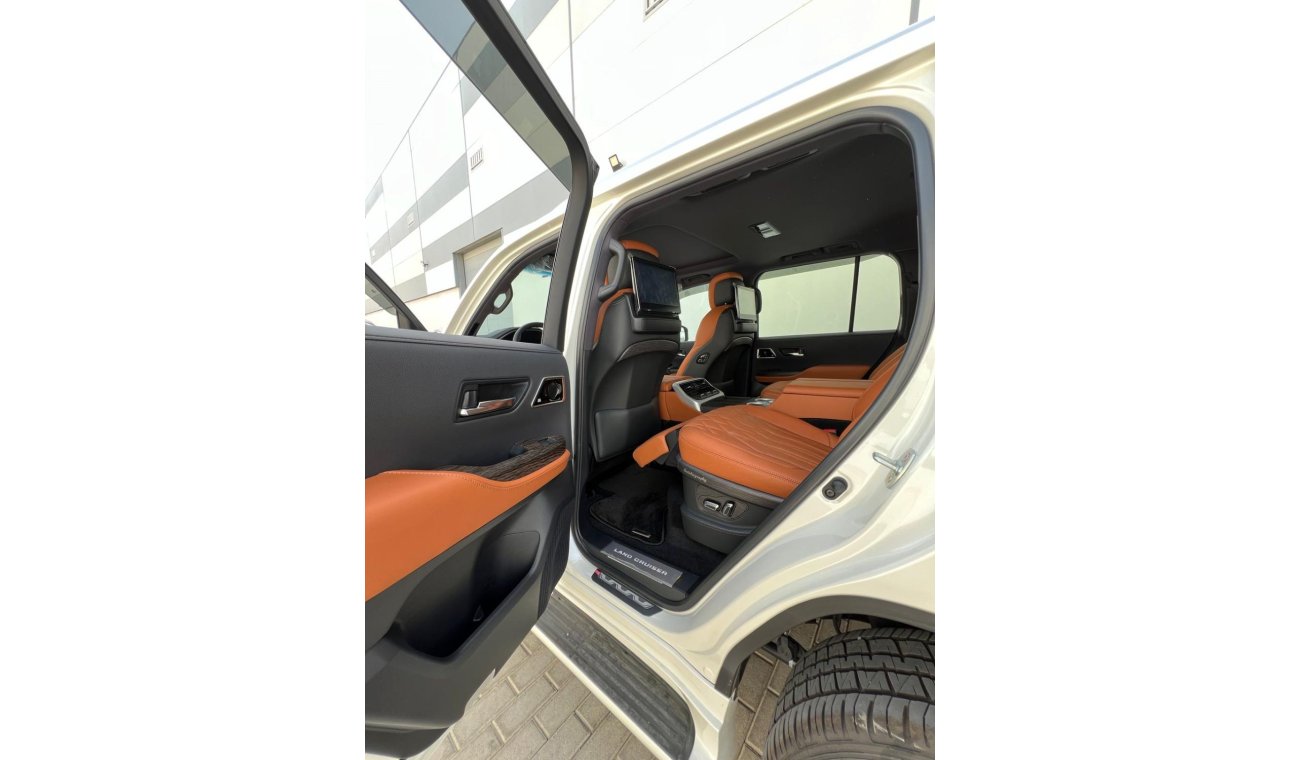 Toyota Land Cruiser LC300 3.5L VXR PETROL A/T WITH MBS AUTOBIOGRAPHY SEAT AND STAR LIGHT