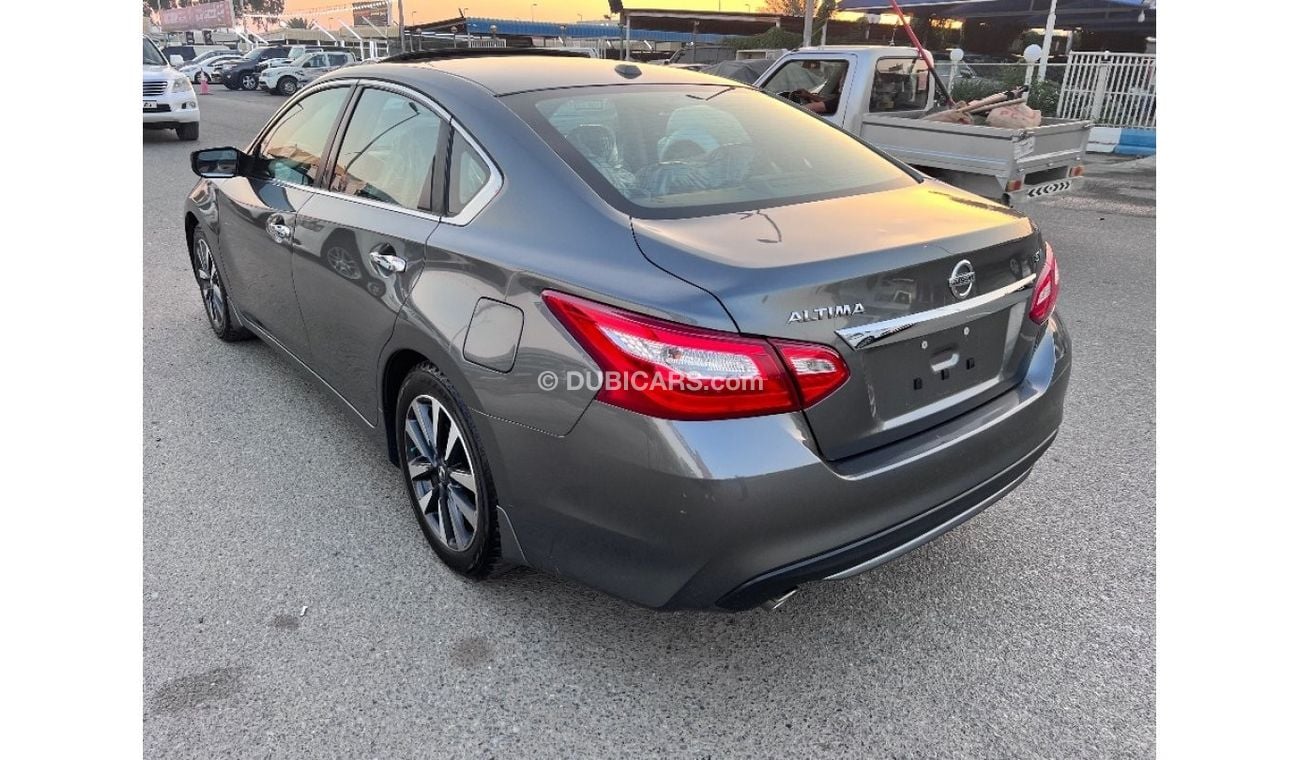 Nissan Altima Nissan Altima 2016 model, customs papers number one, in very good condition