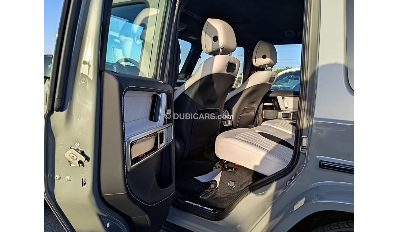 Mercedes-Benz G 63 AMG MERCEDES G 63- GREY INSIDE WHITE