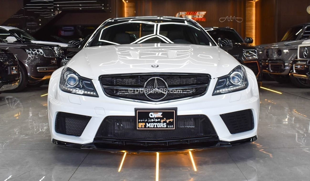 مرسيدس بنز C 63 كوبيه 1 OF 100