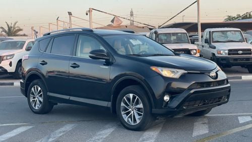 تويوتا راف ٤ 2018 Toyota Rav4 XLE 4x4 Full Option Push Start - Sunroof - Hybrid Fuel - 40,000 Mileage