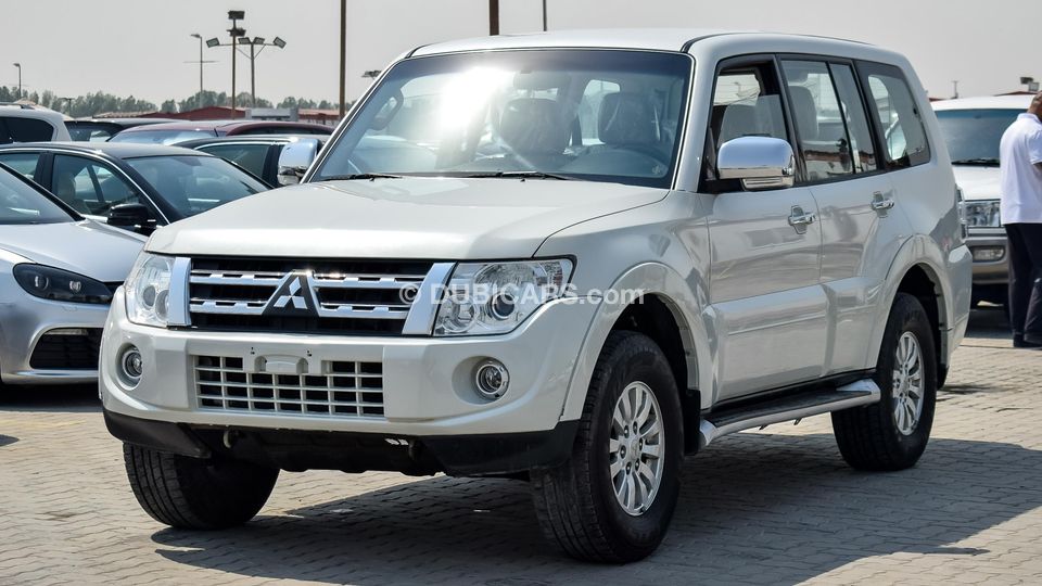 Mitsubishi pajero v6