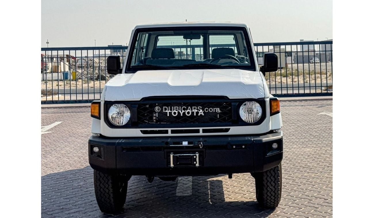 تويوتا لاند كروزر هارد توب 2024 Toyota LC71 4.0 Hard Top - أبيض من الداخل رمادي مزرق | للتصدير فقط