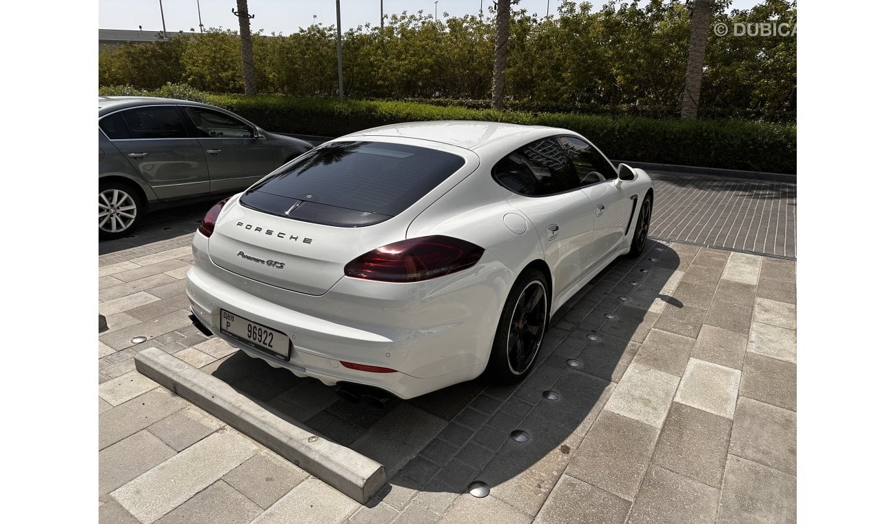 Porsche Panamera GTS