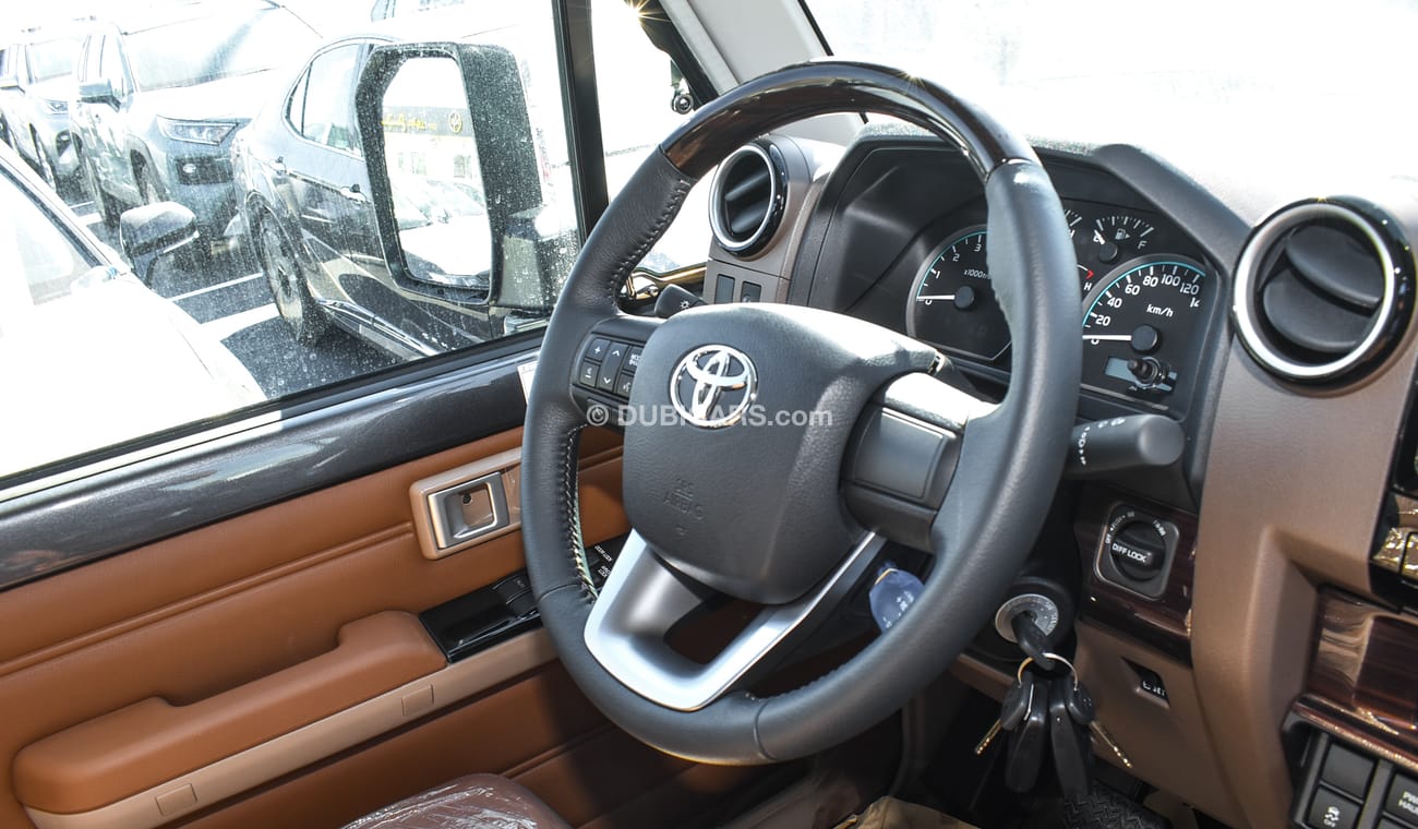 Toyota Land Cruiser Pick Up LX 4.0L V6 Petrol Single Cabin Auto transmission