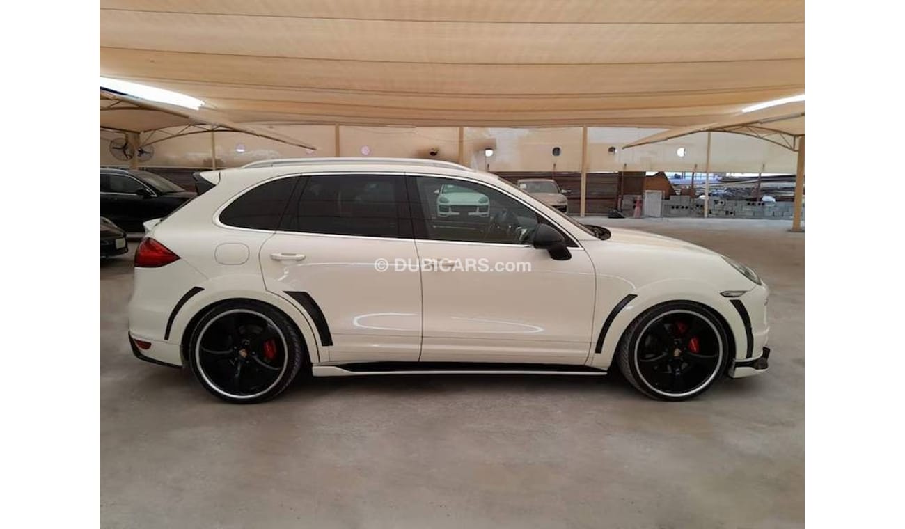 Porsche Cayenne PORSCHE CAYENNE S 4.8L 2011 WITH SUNROOF, AERO BODY KIT, LEATHER SEATS, T.V NAVIGATION AND MUCH MORE