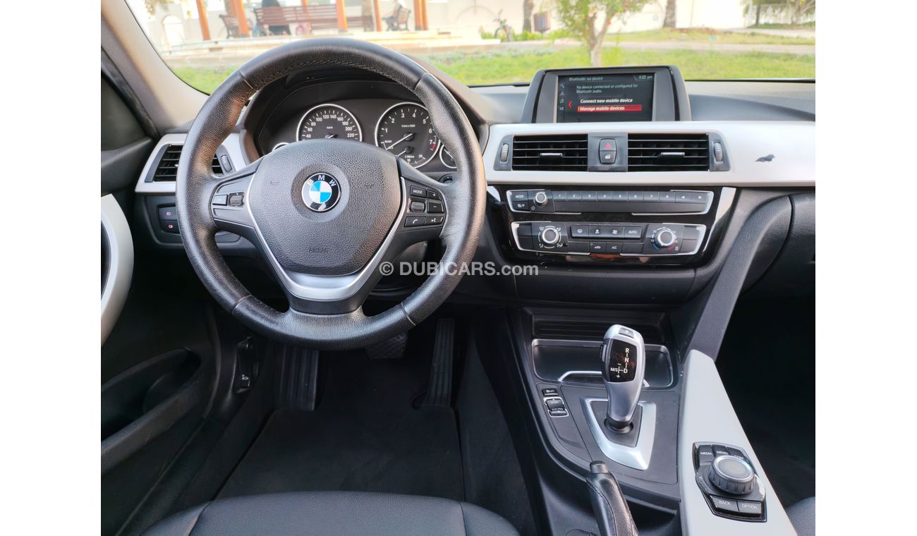 BMW 320i