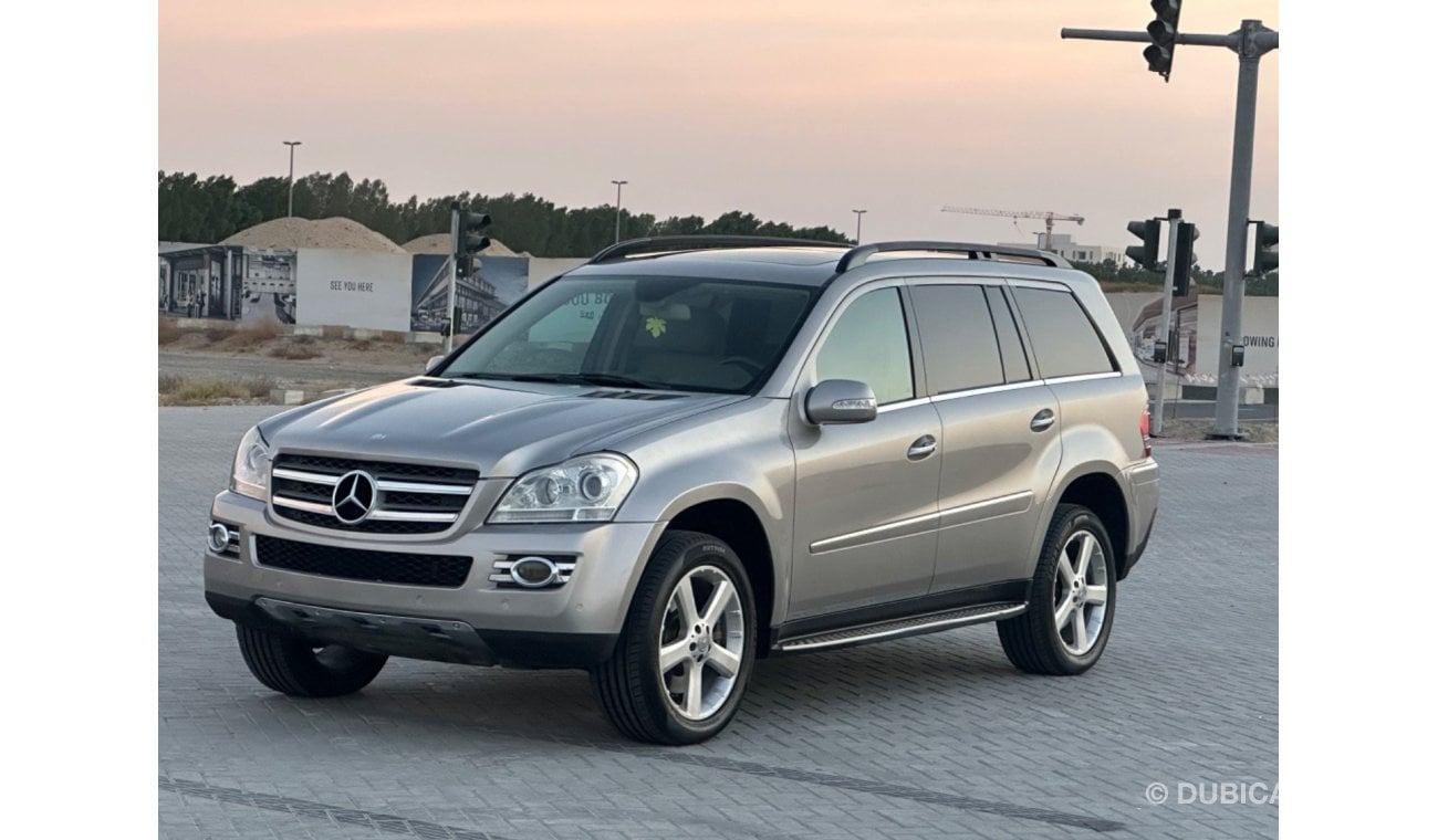 Mercedes-Benz GL 500 موديل 2008 خليجي فل موصفات حاله ممتازه جداااا من الداخل والخارج