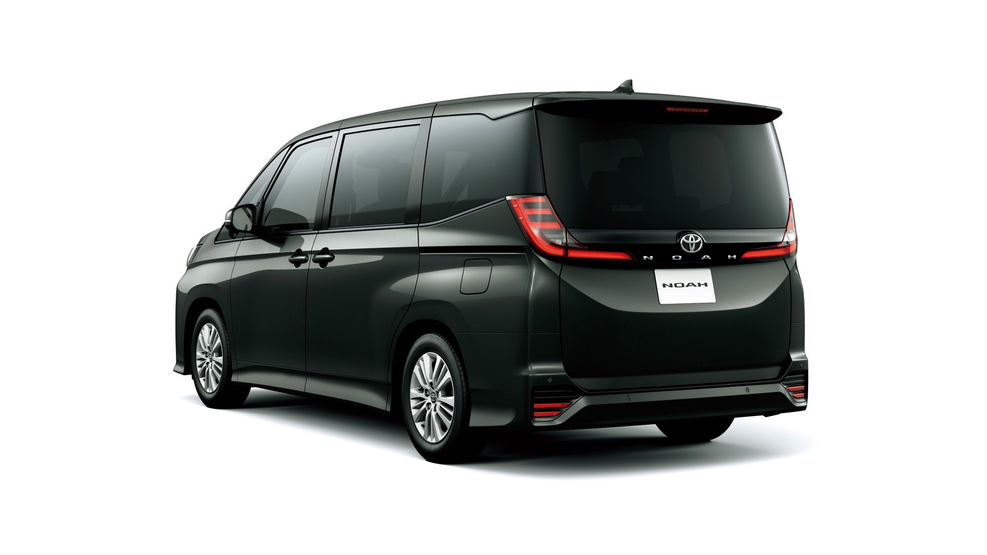 Toyota Noah exterior - Rear Right Angled