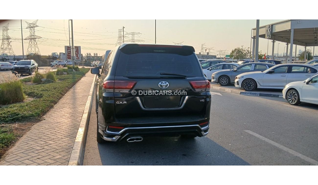 Toyota Land Cruiser GXR 4.0L (271 HP) 4WD Toyota landcruise 2015 MODEL PETROL 4.0L GXR v6 Colour Black push start