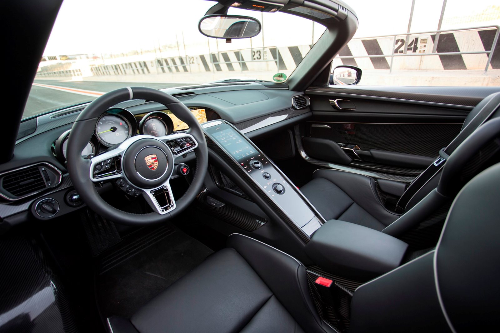 بورش 918 سبايدر interior - Cockpit