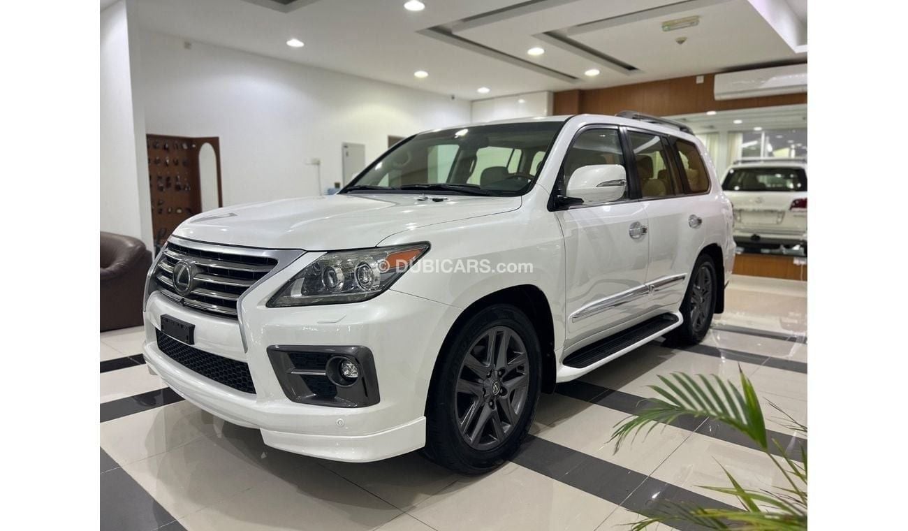 Lexus LX570 Sport Platinum 5.7L LEXUS 570 S model 2015 GCC ORIGINAL PINTS WITHOUT ANY ACCIDENT