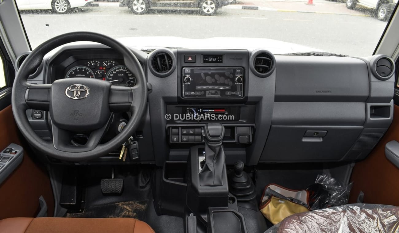 Toyota Land Cruiser Pick Up 4.0L V6 Petrol Double Cabin A/T