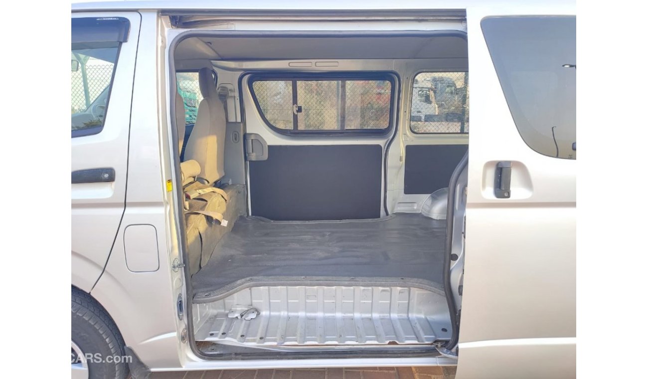 تويوتا هاياس KDH205-0022763 ||| TOYOTA HIACE (VAN) 2006 || SILVER	cc 2500	DIESEL	RHD	MANUAL