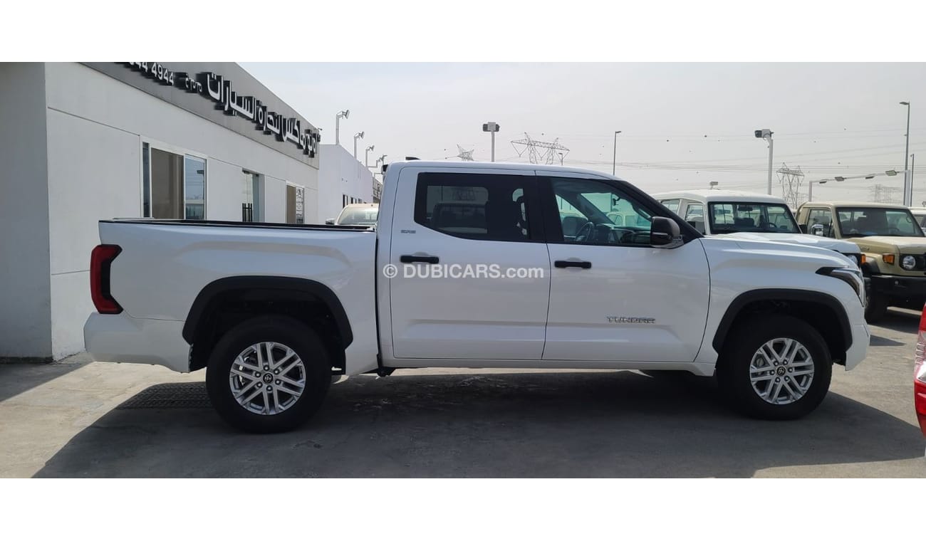 Toyota Tundra SR5 3.5L GASOLINE 4x4 2022