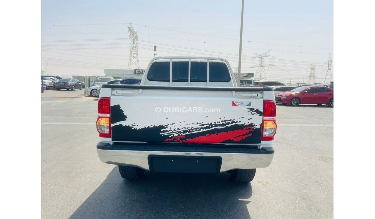 Toyota Hilux 2500CC DIESEL | GCC SPECS | LEFT-HAND-DRIVE | SIDE SKIRTS | KEY START | TINTED WINDOWS