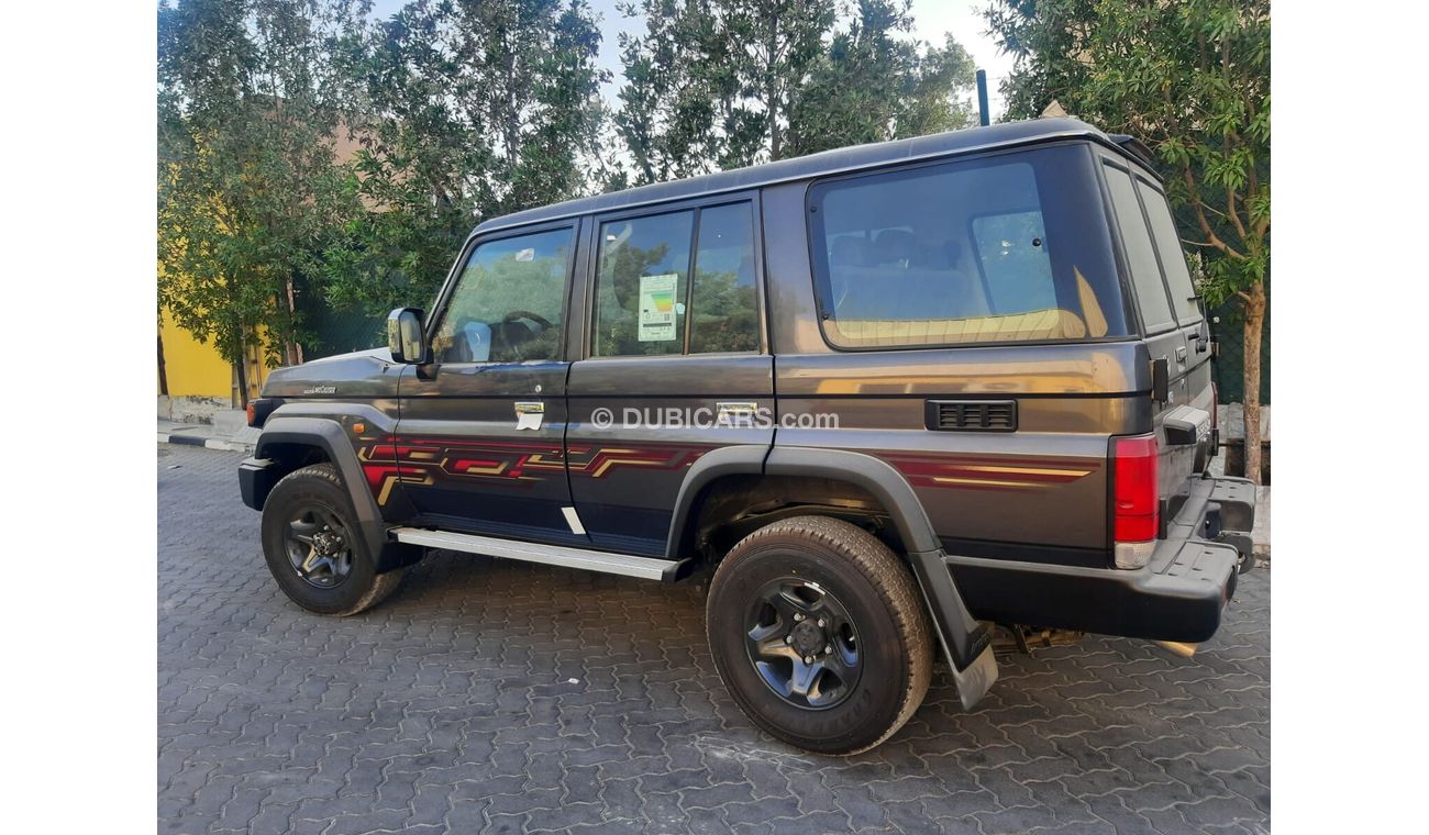 تويوتا لاند كروزر هارد توب (LHD) TOYOTA LAND CRUISER LC 76 HARDTOP 4.5L DIESEL5 DOORS FULL OPTION