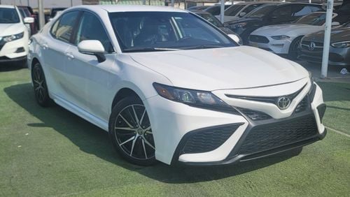 Toyota Camry SE 2.5L (204 HP)