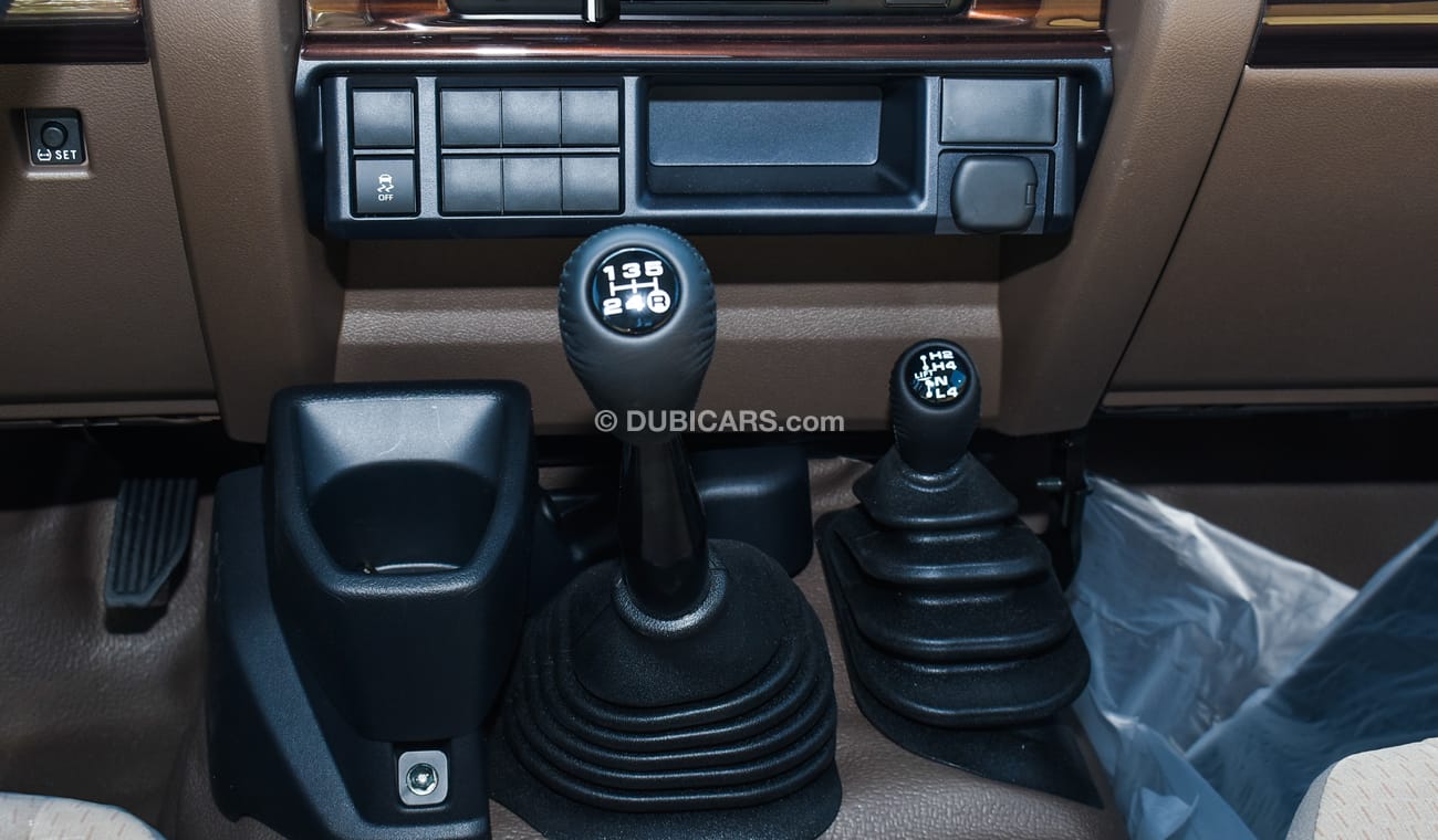 تويوتا لاند كروزر بيك آب 4.0L V6 Petrol Double Cabin