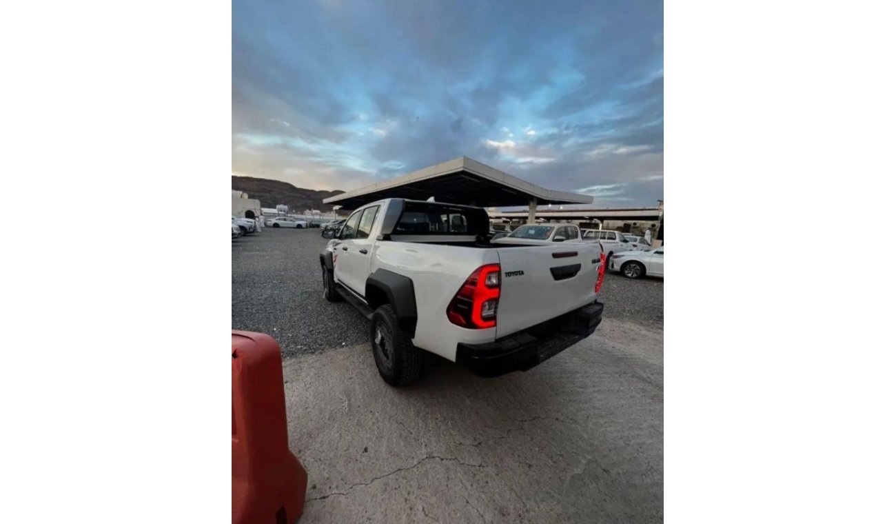 تويوتا هيلوكس New 2024 Toyota Hilux GR Sport 4.0L V6 Petrol Automatic Full Option Zero KM