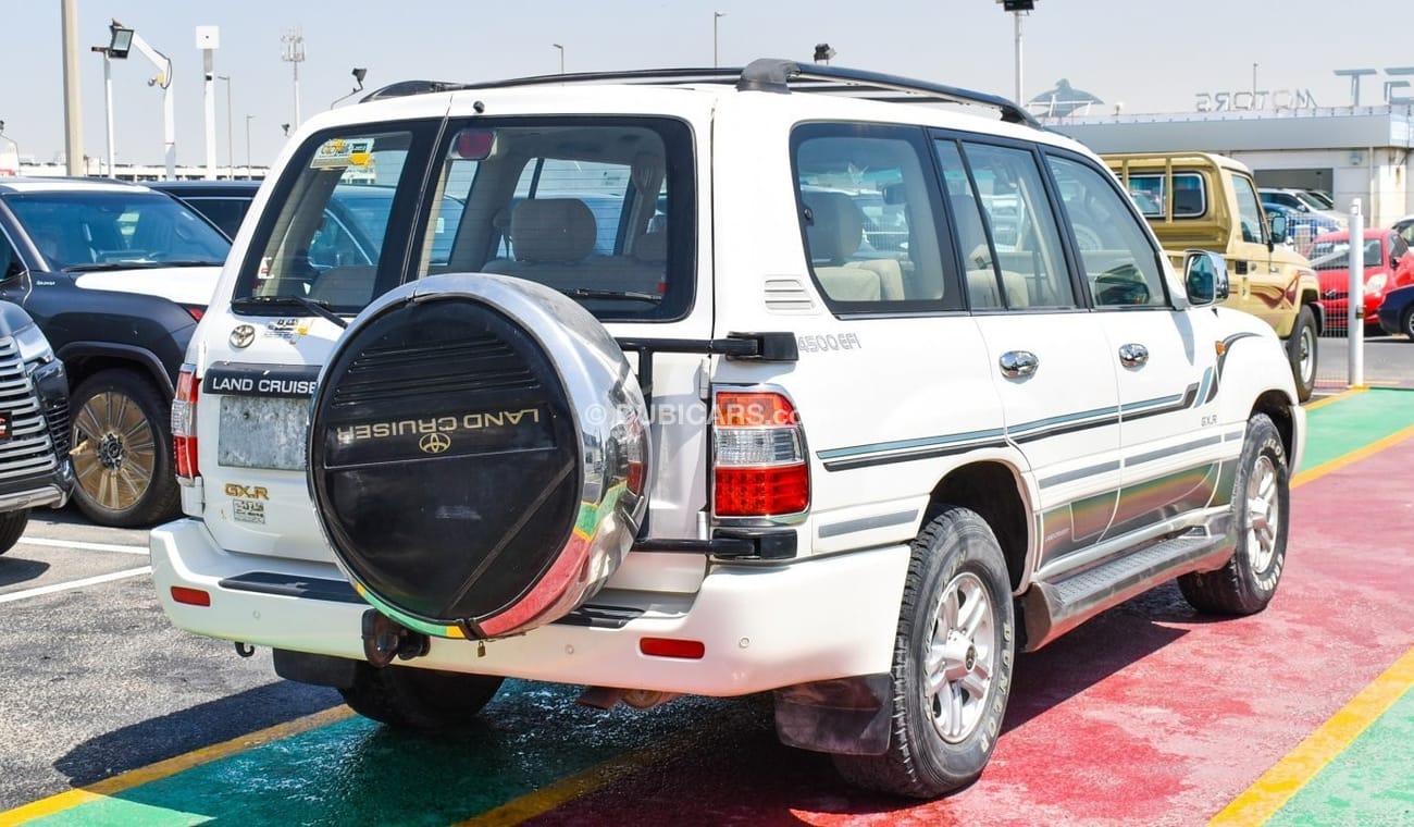 Toyota Land Cruiser GXR V6