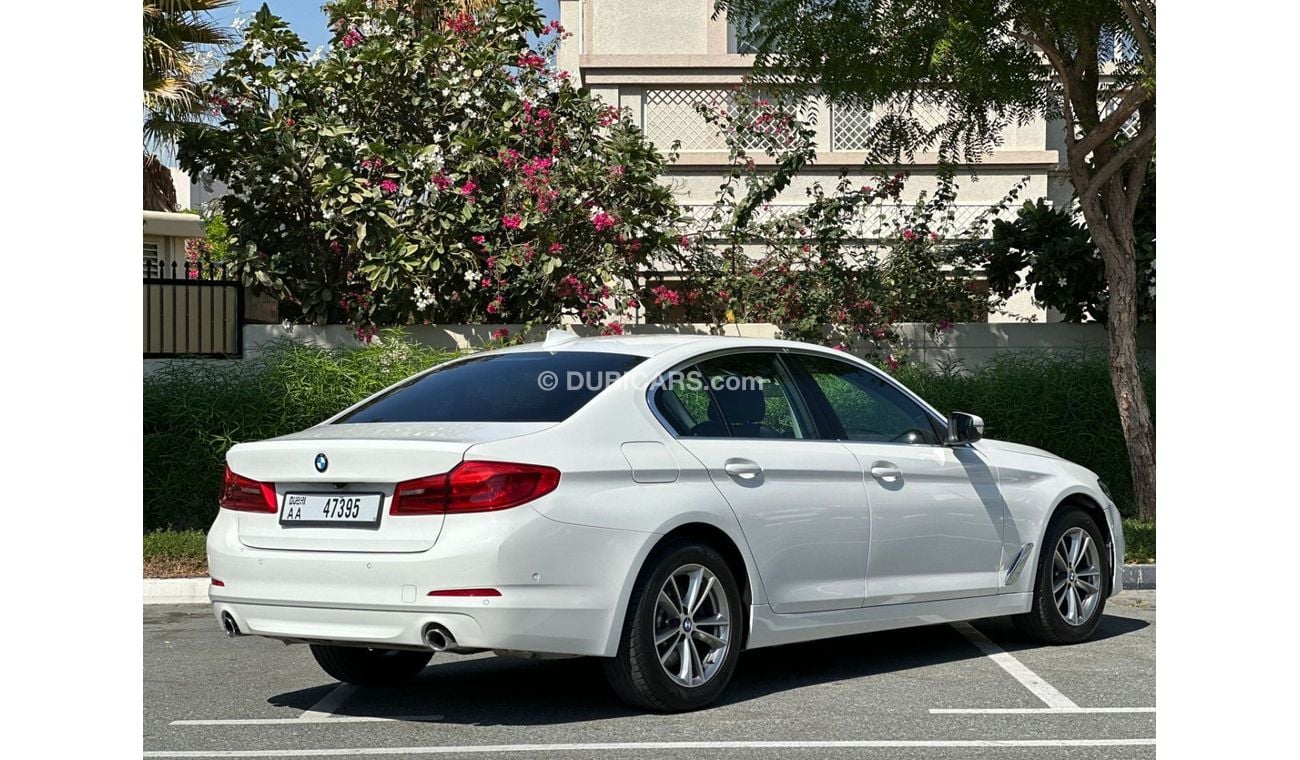 بي أم دبليو 520i Executive 1.6L BMW 520i / V4 / GCC / 2020 / Single Owner / Full Service History From BMW / 1,400 Dir