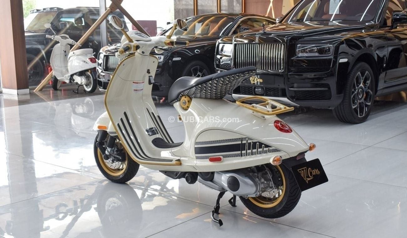 Vespa 946  Christian Dior Edition VESPA 946 CHRISTIAN DIOR 2022 (ONLY 946 PIECES IN THE WORLD)