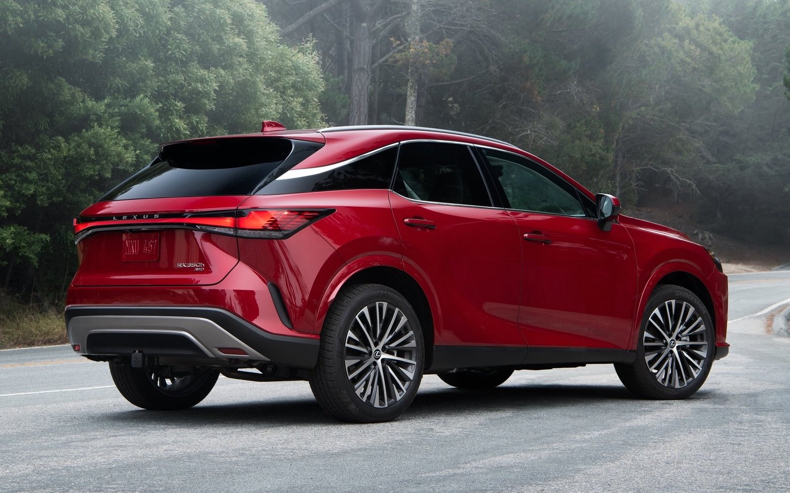 لكزس RX 350h exterior - Rear Left Angled