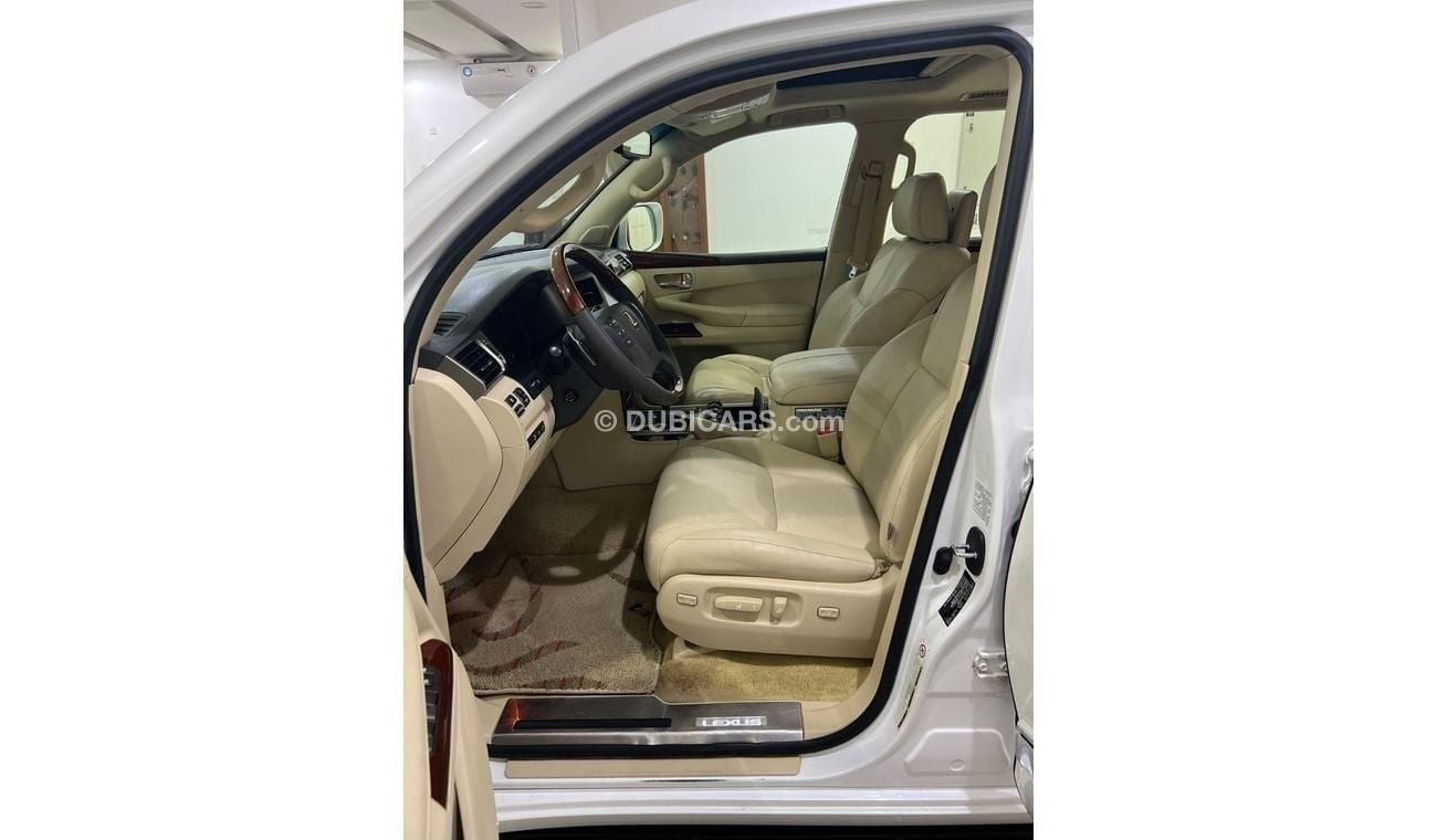 Lexus LX570 Sport Platinum 5.7L LEXUS 570 S model 2015 GCC ORIGINAL PINTS WITHOUT ANY ACCIDENT