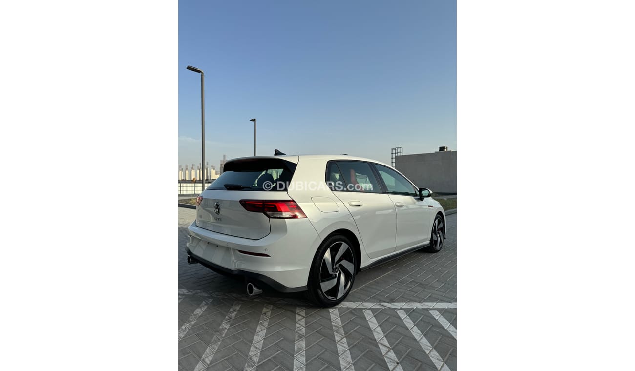 فولكس واجن جولف GTI