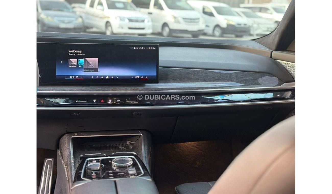 بي أم دبليو 750Li BMW 750e 2023 - 3.0LT