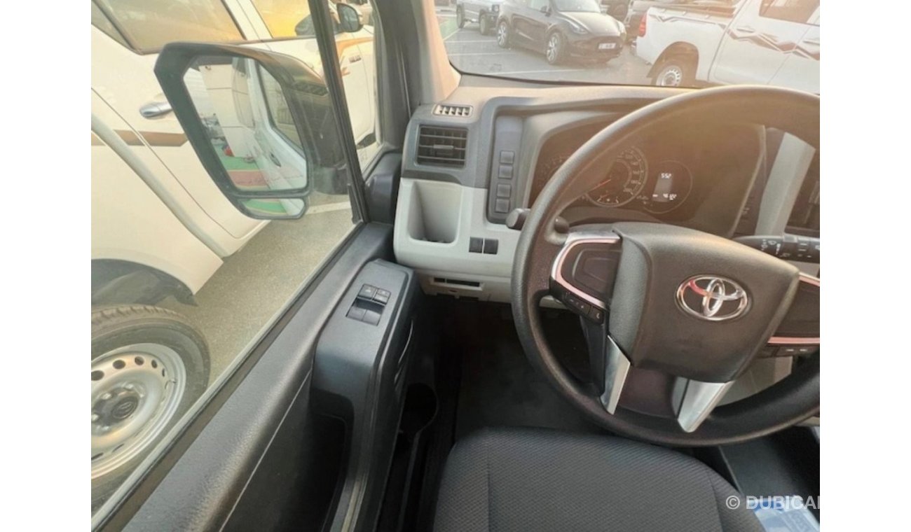 تويوتا هاياس TOYOTA HIACE 2019 LHD PETROL