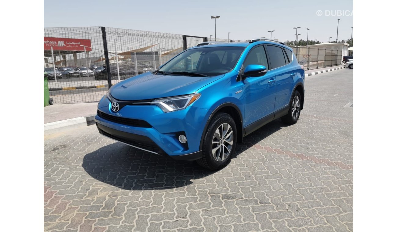 Toyota RAV4 XLE Hybrid