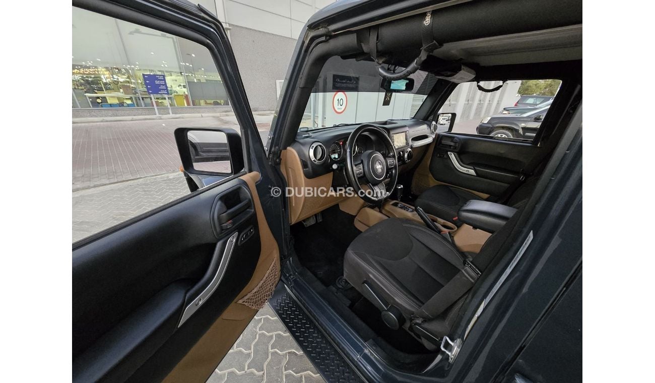 جيب رانجلر Sahara 3.6L A/T JEEP WRANGLER SAHARA 2016 GCC PERFECT CONDITION