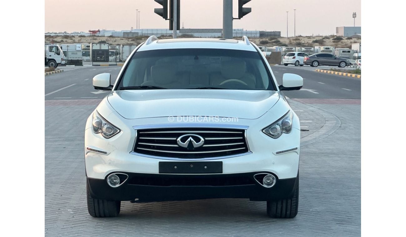 إنفينيتي QX70 MODEL 2014 GCC CAR PERFECT  CONDITION FULL OPTION