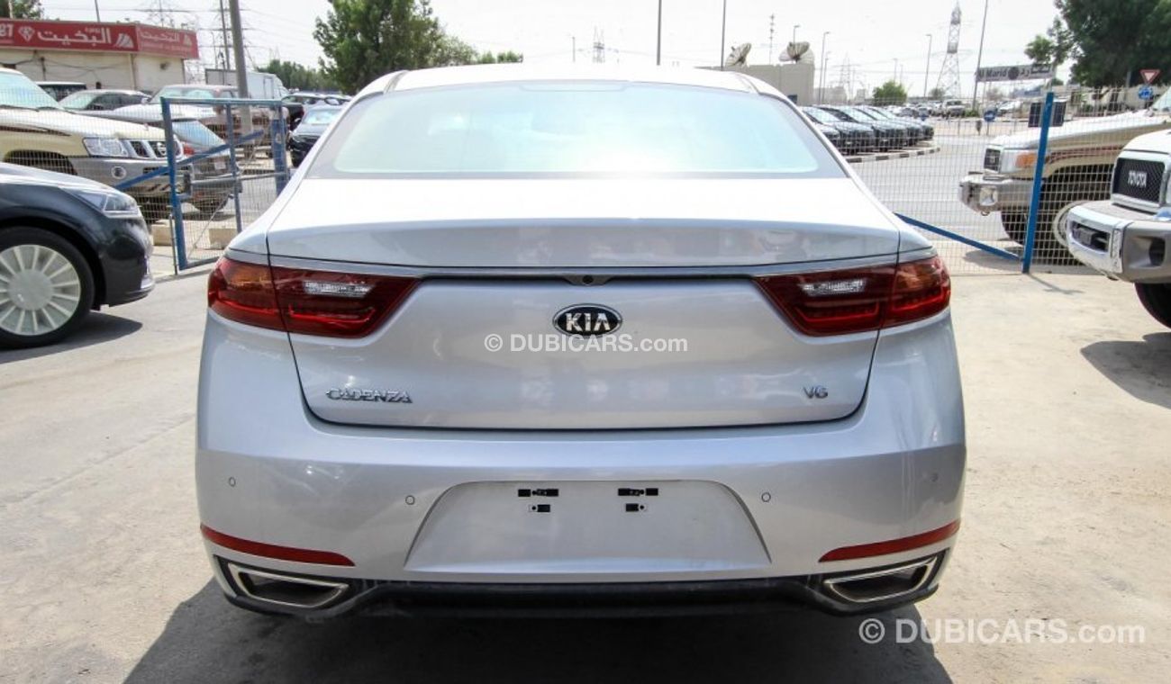 Kia Cadenza V6 3.3L 2018 .