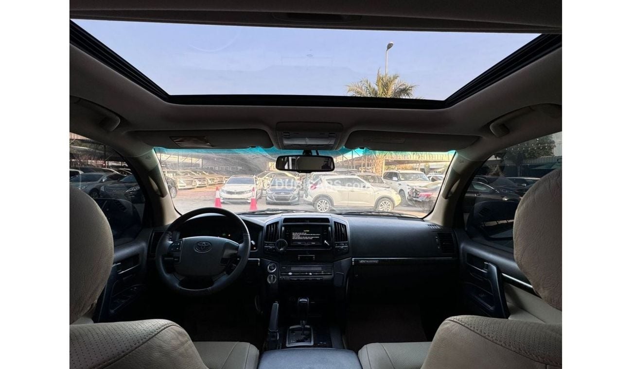 Toyota Land Cruiser GXR V8 خليجي