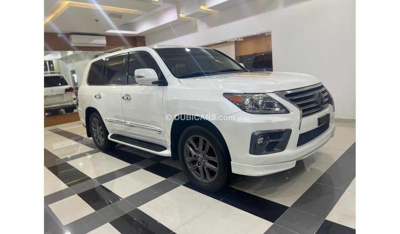 Lexus LX570 Platinum 5.7L model 2014 used like new GCC specifications only one owner