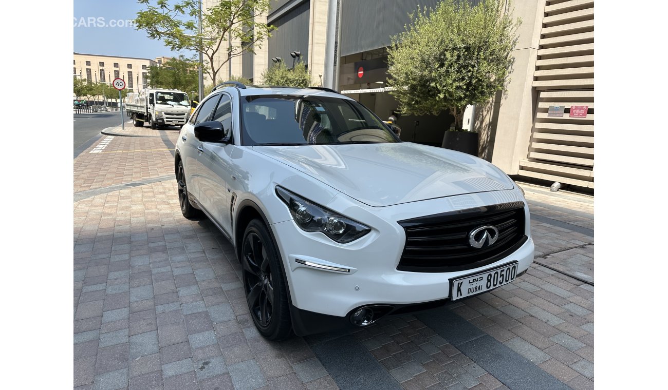 إنفينيتي QX70