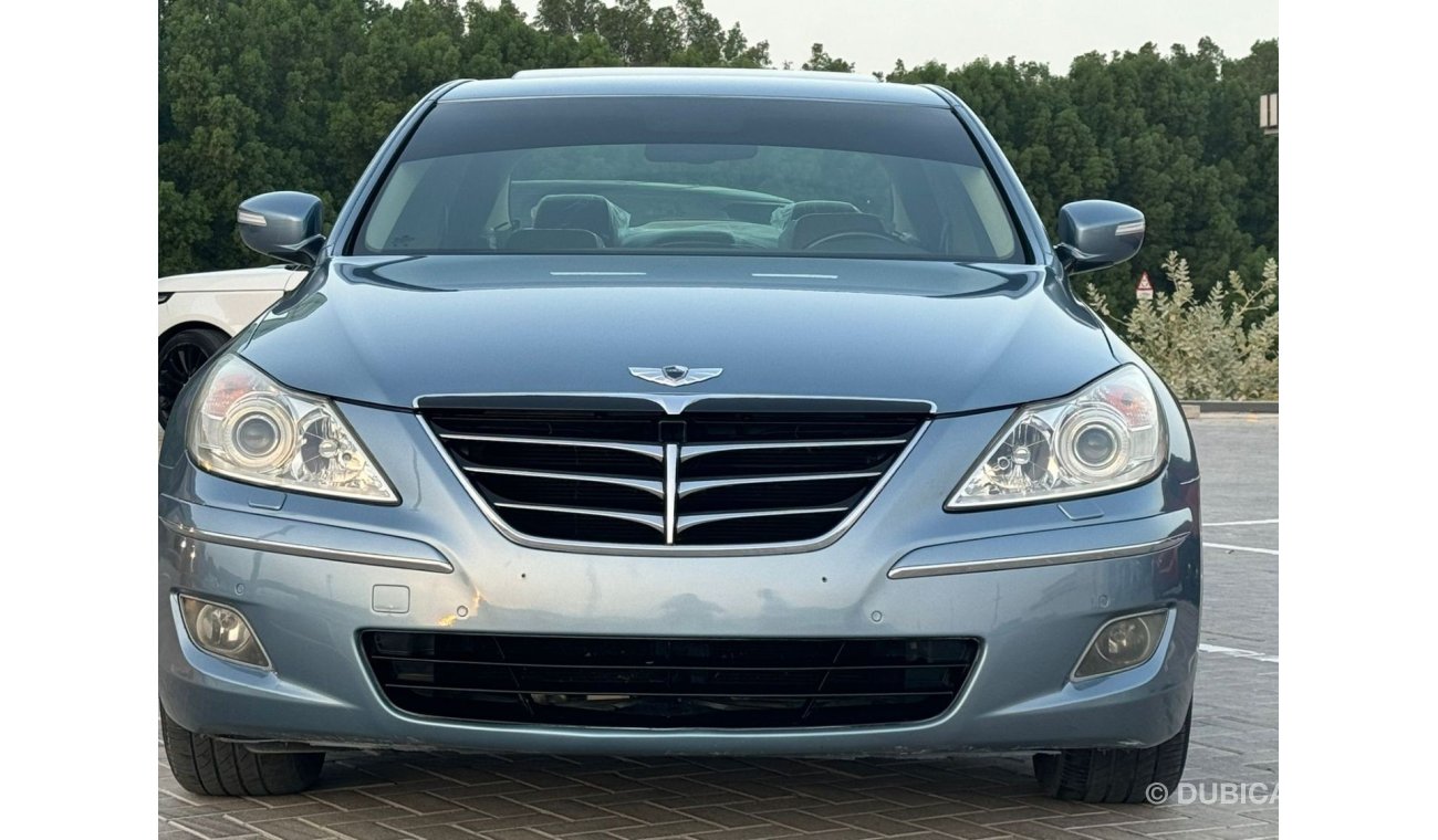 Hyundai Genesis very good condition inside and outside