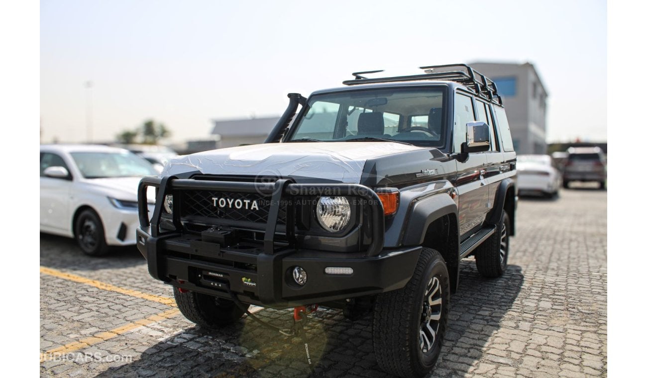 تويوتا لاند كروزر هارد توب LHD LC76 4.5L TDSL V8 4WD 5D 5S MT 24MY FULL OPTION WITH KIT (SPECIAL EDITION)