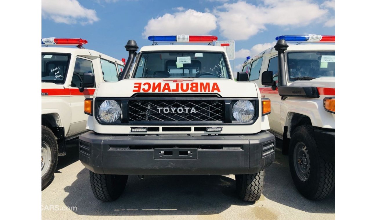 تويوتا لاند كروزر هارد توب 4x4 Ambulance