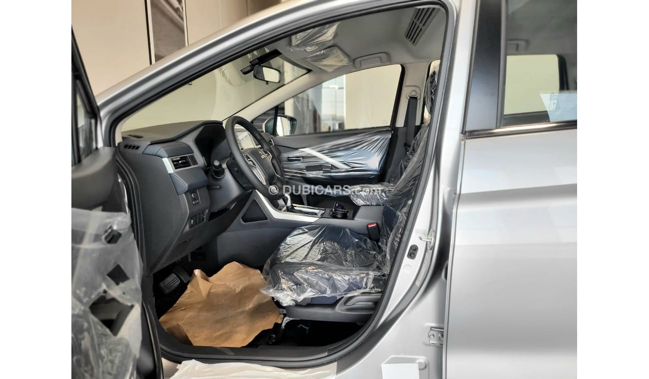 ميتسوبيشي إكسباندر MITSUBISHI XPANDER CROSS 1.5L 2025 (GCC)