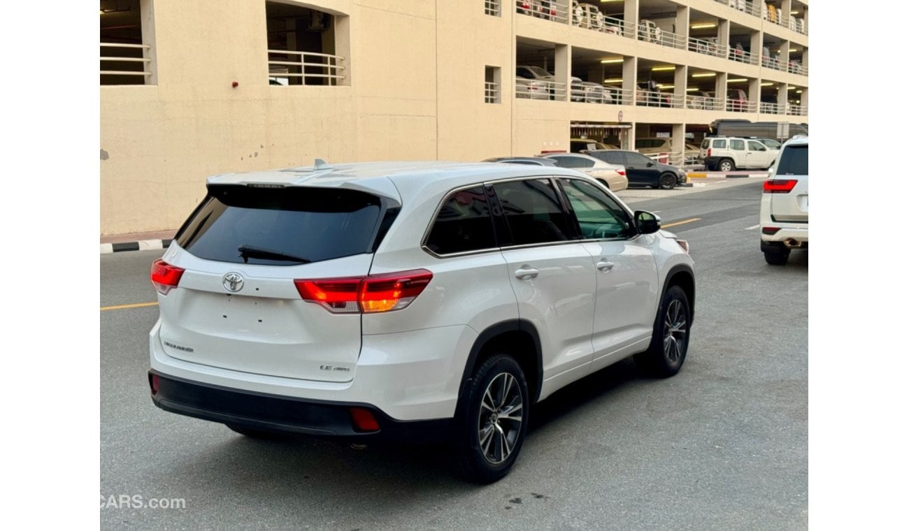 Toyota Highlander 2017 LE 4x4 BEIGE COLOR US SPEC