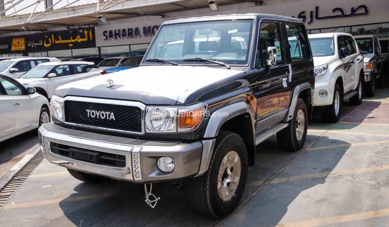 Toyota Land Cruiser 71 Hardtop Short Wheel Base 3 Doors V6 4.0L Petrol 5 Seat Wagon